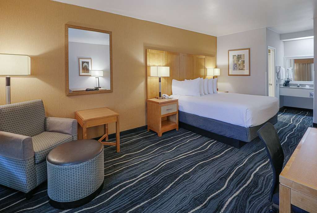 Ramada by Wyndham Costa Mesa Newport Beach - photo 15