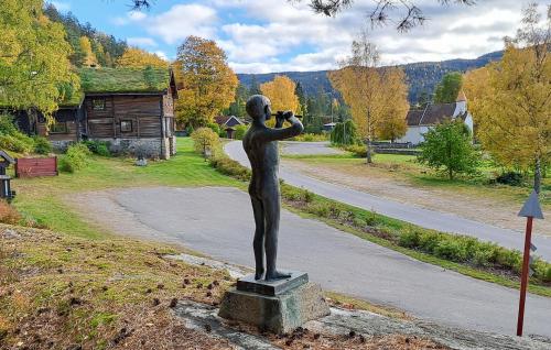 Elg Hytte 2 — Unknown City — photo 4