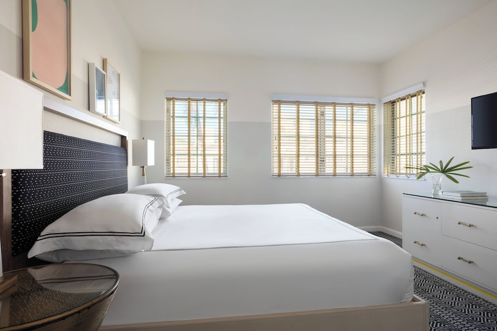 Kimpton Surfcomber Hotel by IHG - photo 8