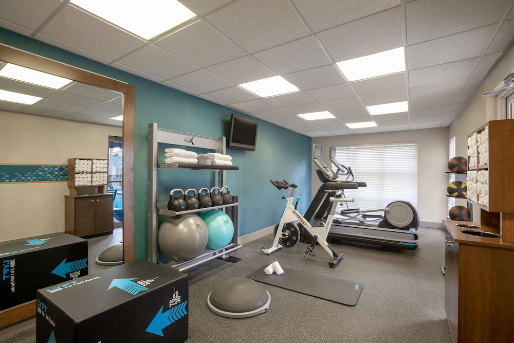 Hampton Inn & Suites Fort Lauderdale Airport - photo 25