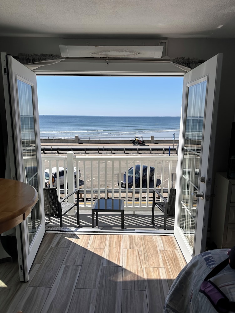 Breakers by the Sea - photo 47