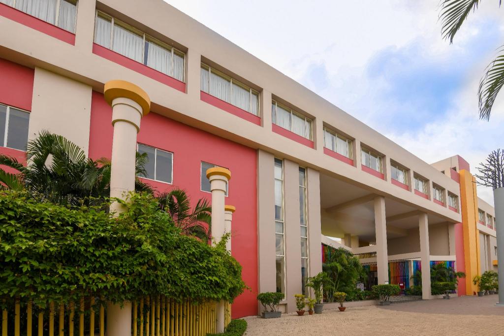 Sinclairs Burdwan in Bolpur, India