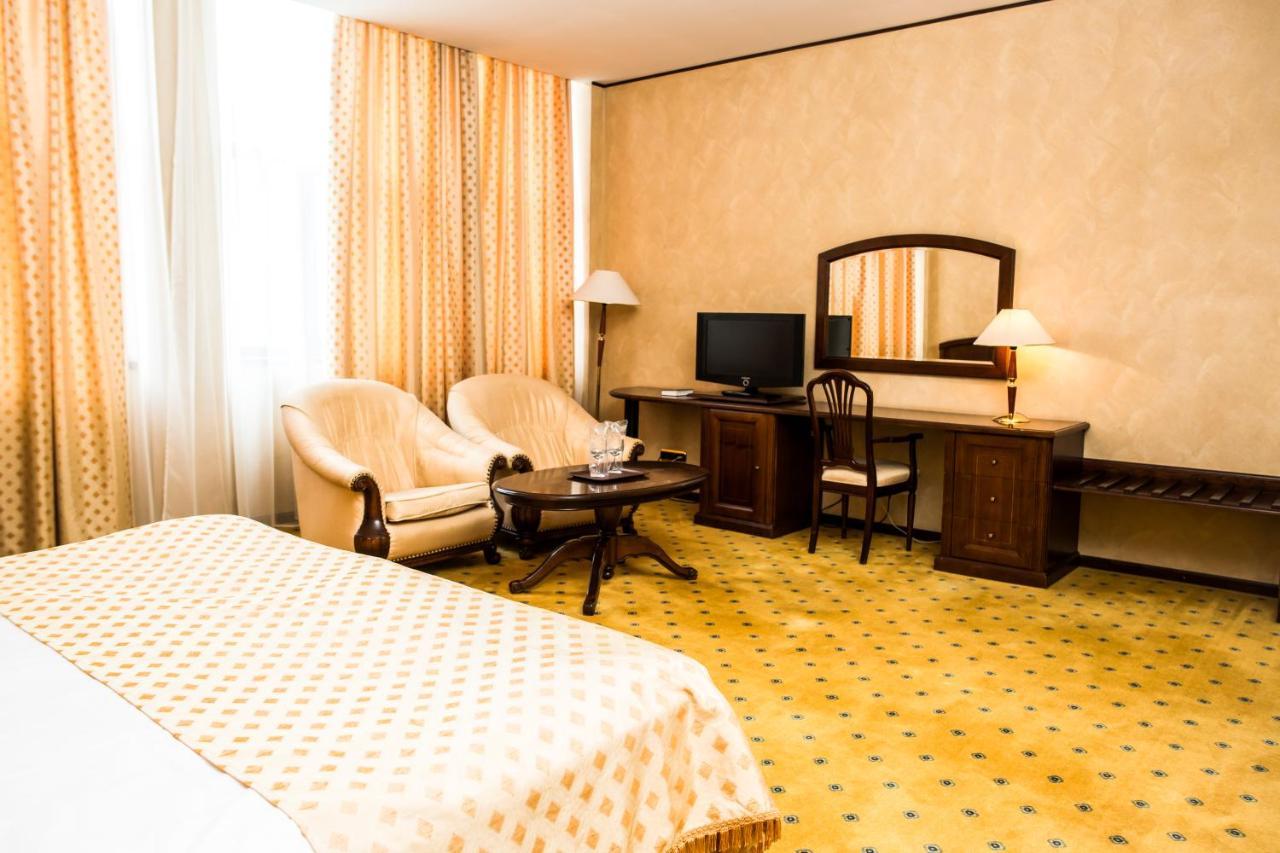 Hotel Imperial Inn — hotel in Targu-Mures