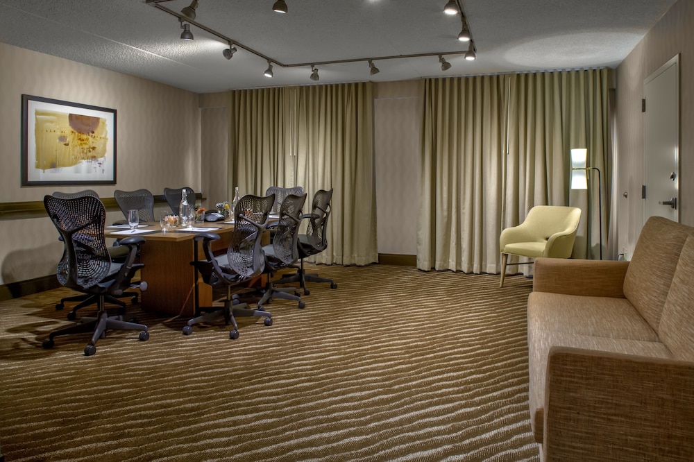 Embassy Suites by Hilton Phoenix Scottsdale - photo 61