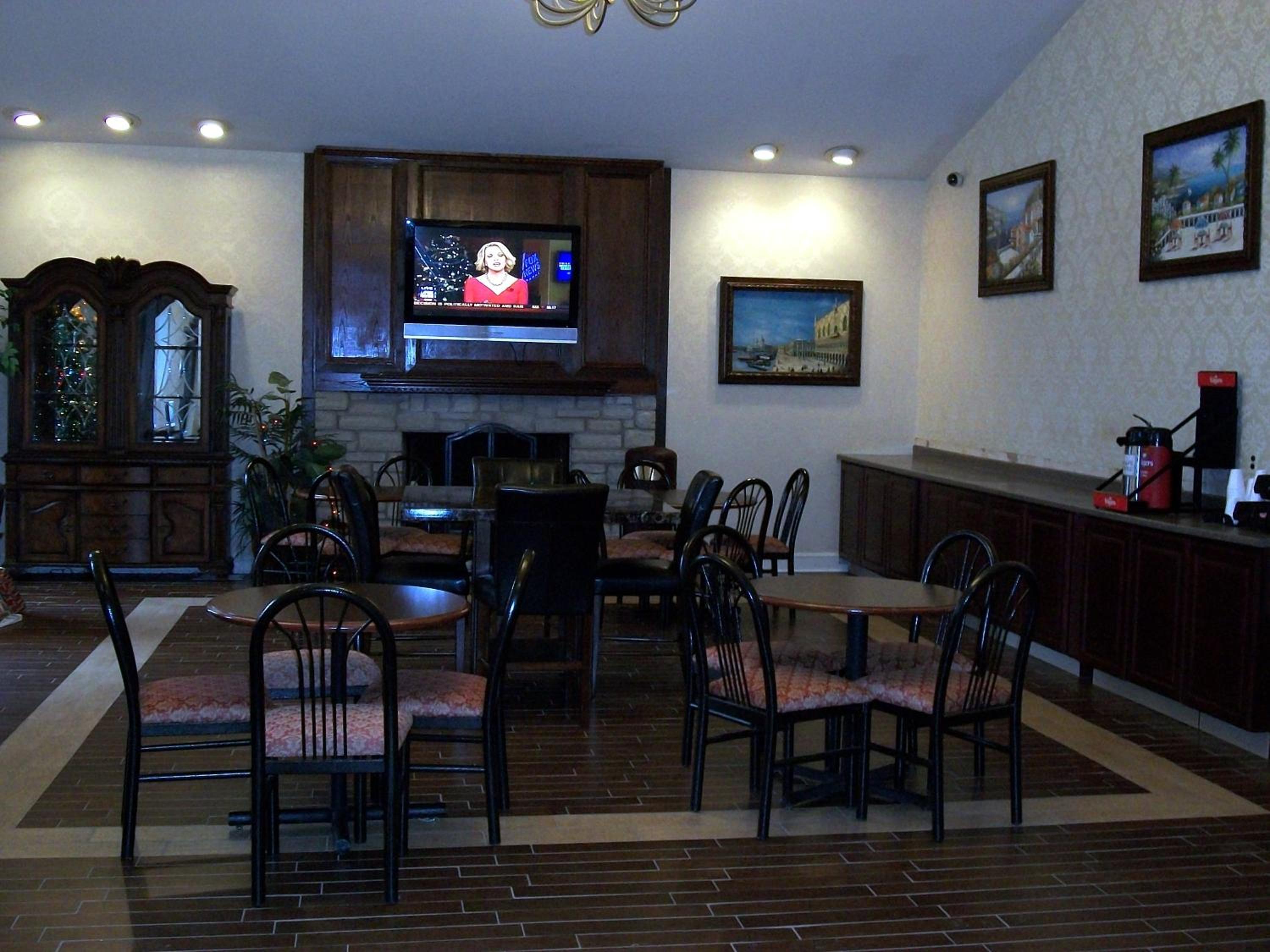 Americas Best Value Inn Romulus Detroit Airport - photo 13