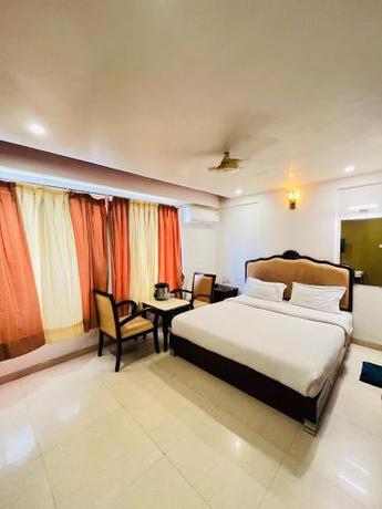 Hotel Gopi Vallabh I 200mtr From Shreenathji Temple Only 966o9o1oo6 — Nathdwara