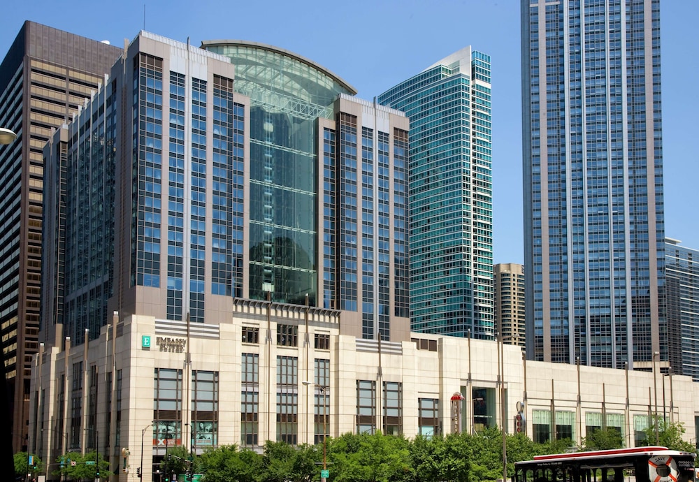 Embassy Suites by Hilton Chicago Downtown Magnificent Mile - photo 55