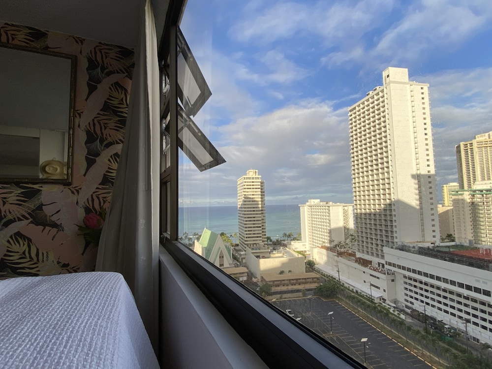 Waikiki Banyan High Level Condo with Private Lanai by Koko Resort Vacation Rentals - photo 5