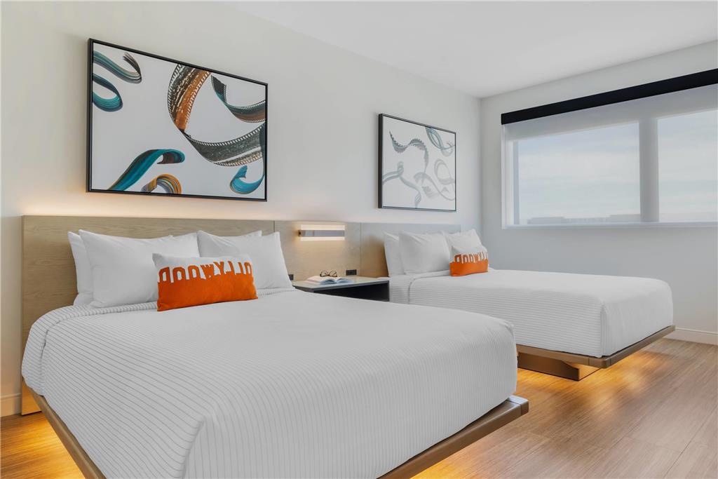 Cambria Hotel Burbank Airport - photo 18
