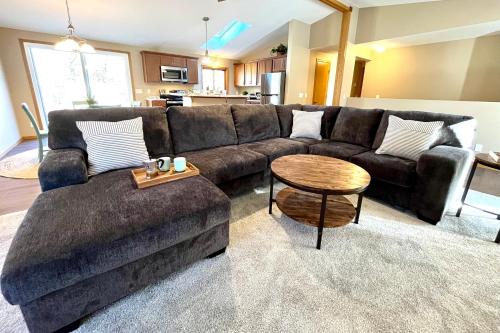 Valley View Home with Game Room & Exclusive Beach & Pool Access — 4-Star Luxury Hotel in Stevens Point, United States