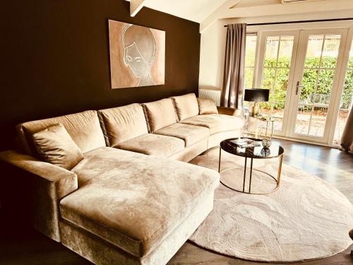 Luxe Chalet Beekbergen Nl — 4-Star Luxury Hotel in Beekbergen, Netherlands