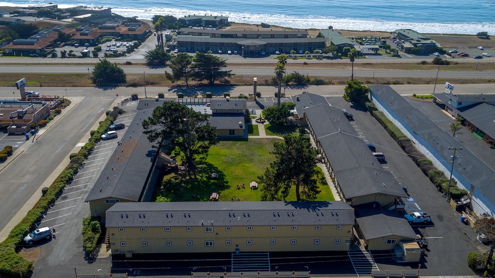 Silver Surf Motel - photo 134