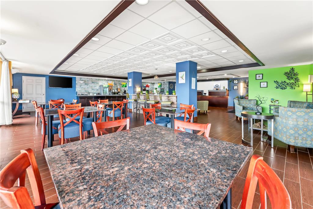 Quality Inn & Suites near Robins Air Force Base - photo 68