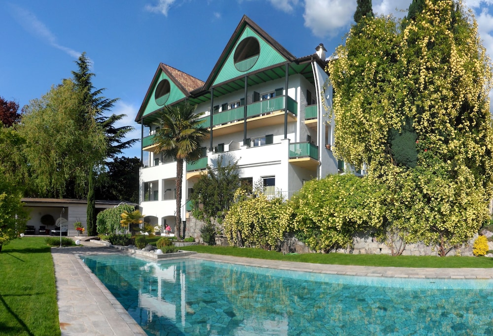 Hotel Pension Verdorfer — Merano