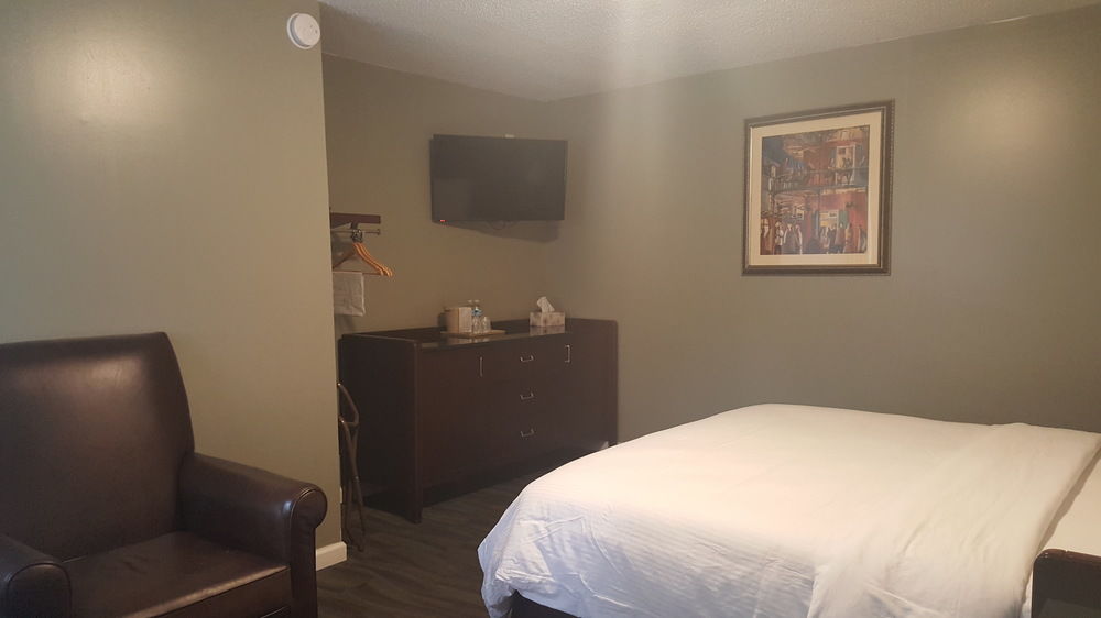 Jefferson Inn and Suites - photo 6