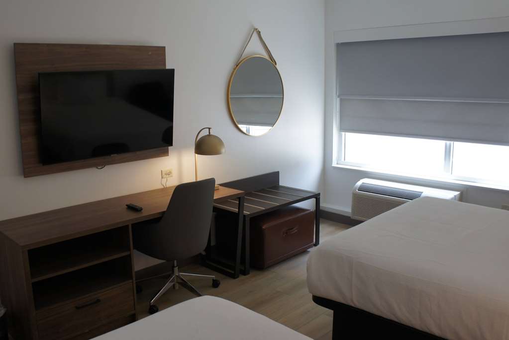 La Quinta Inn & Suites by Wyndham Manchester Arnold AFB - photo 14
