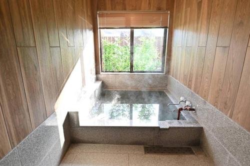別邸 安 — 4-Star Luxury Hotel in Beppu, Japan