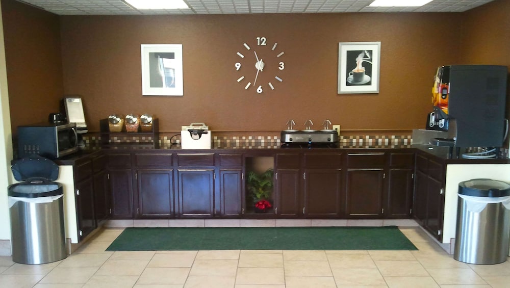 Magnuson Hotel Red Baron - photo 22