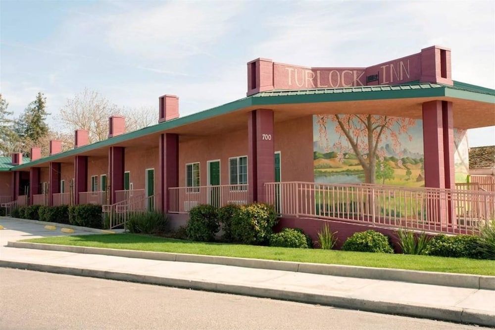 Turlock Inn - photo 16