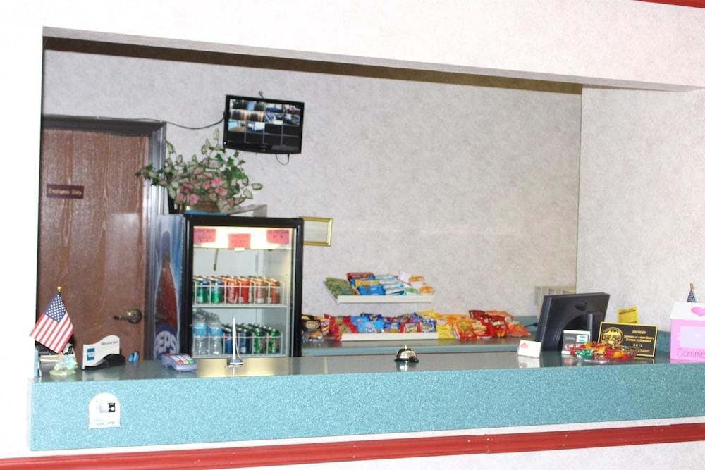 Lamar Inn and Suites in Barnesville, United States