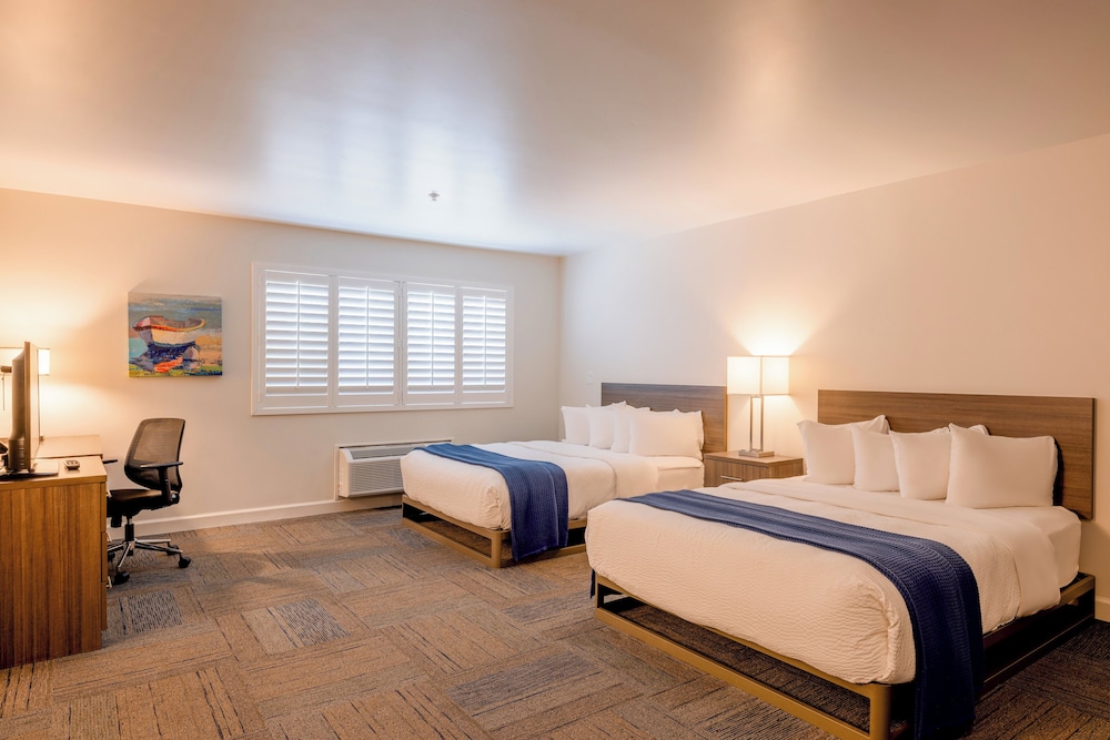 Inn At Moss Landing Point - photo 19