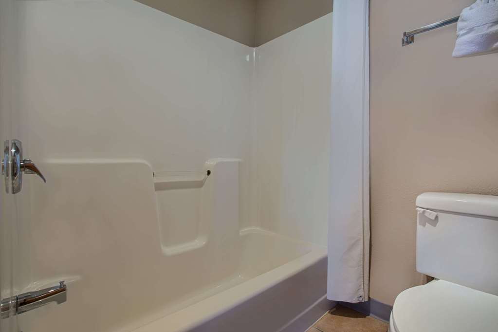 Super 8 by Wyndham Charles City - photo 10
