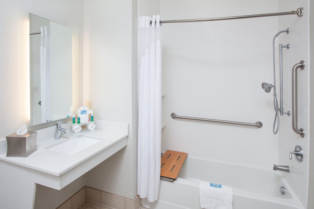 Holiday Inn Express & Suites Texarkana by IHG - photo 29