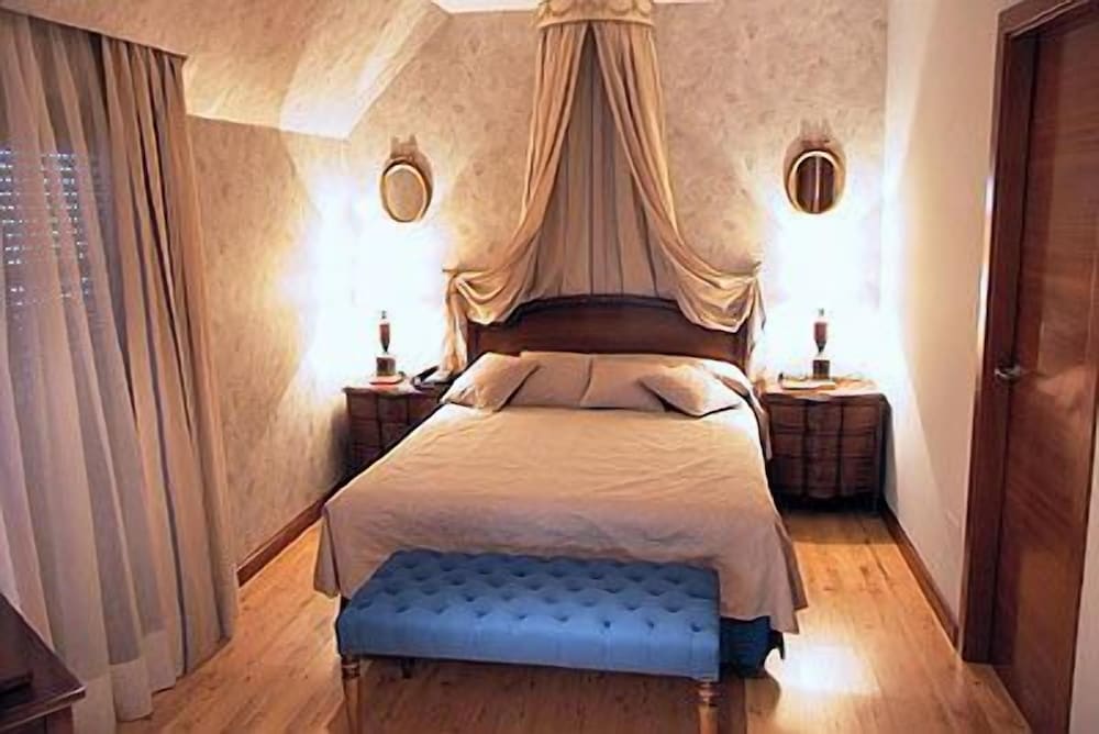 Hotel Santiago — hotel in Benavente