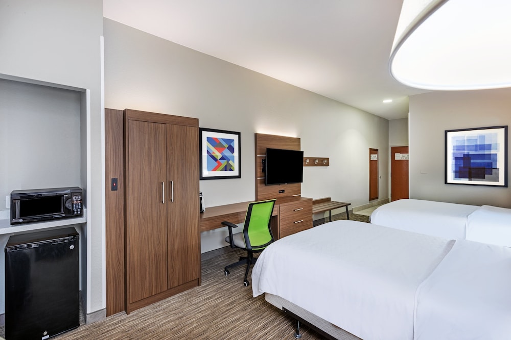 Holiday Inn Express Hotel and Suites Pryor an IHG Hotel - photo 5