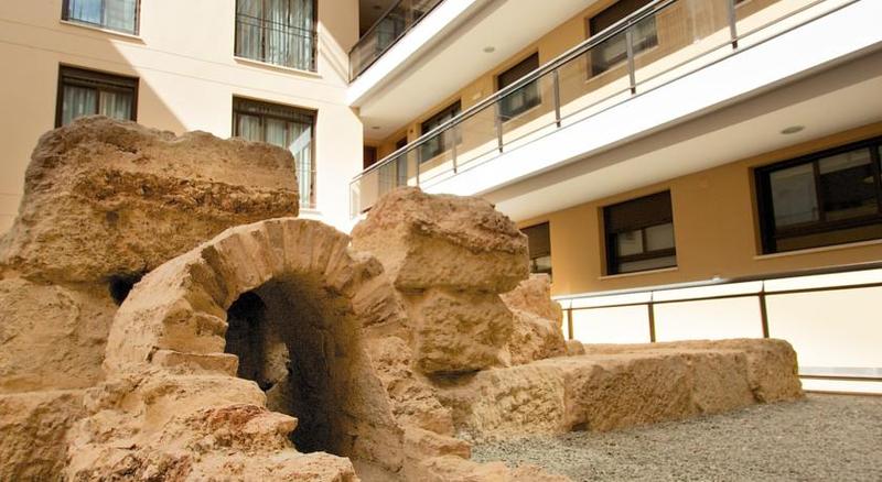Apartamentos Duque de Hornachuelos — 4-Star Luxury Hotel in Cordoba, Spain