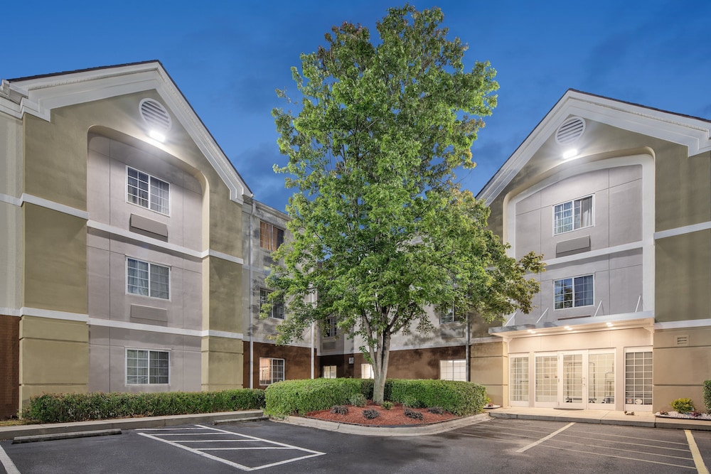 Candlewood Suites Huntersville by IHG - photo 39