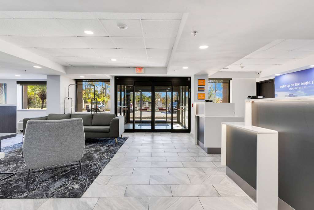 La Quinta Inn & Suites by Wyndham Jacksonville Mandarin - photo 10