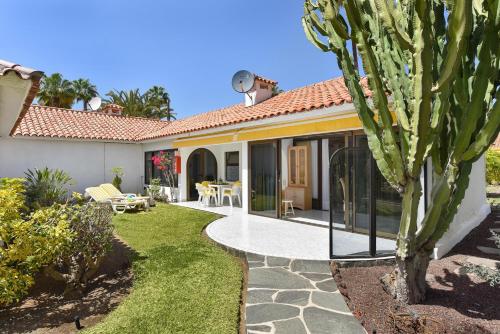 Bungalow Sun Club OS55 by VillaGranCanaria — 4-Star Luxury Hotel in Playa Del Ingles, Spain