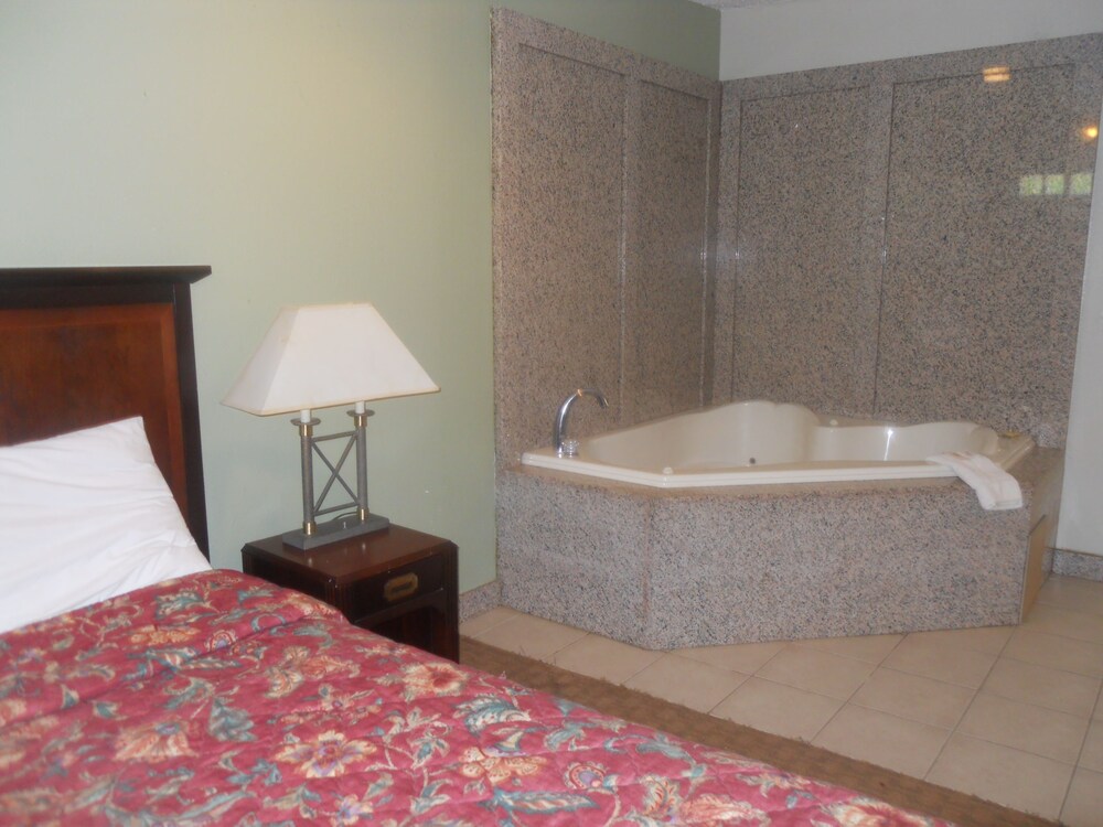 Airport Inn Chattanooga - photo 45