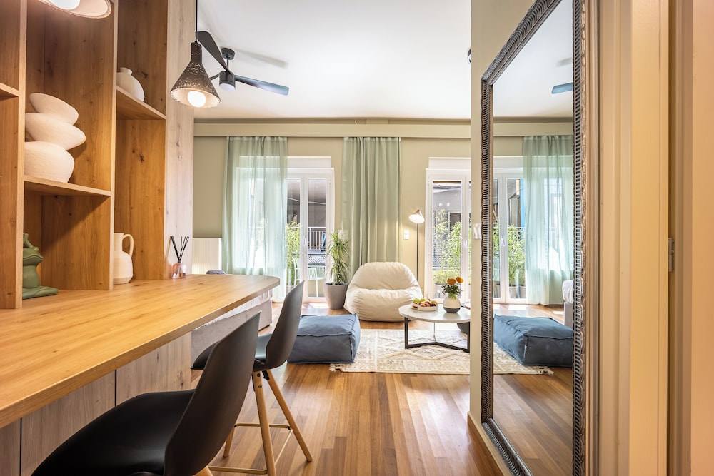 Oasis Athens Boutique Suites — 4-Star Luxury Hotel in Athens, Greece