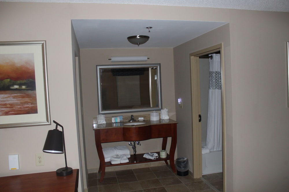 Hampton Inn Gloucester - photo 27