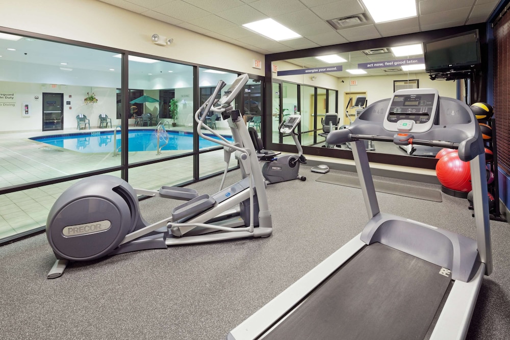 Hampton Inn Youngstown North - photo 33