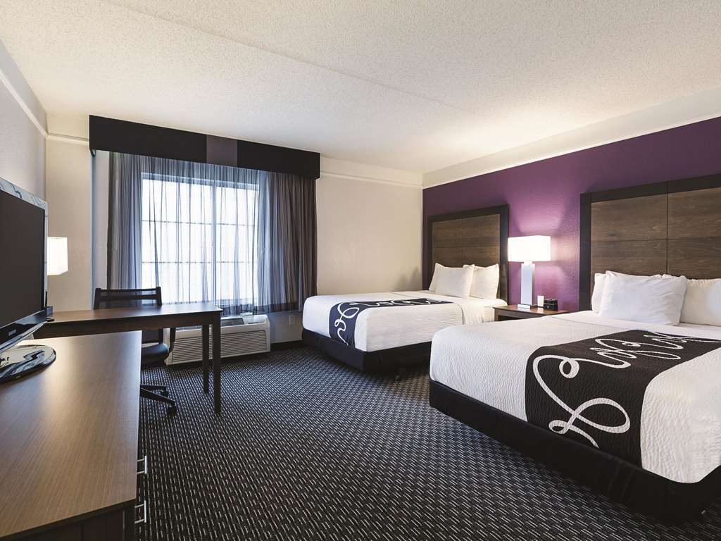 La Quinta Inn & Suites by Wyndham Dallas Plano West - photo 19