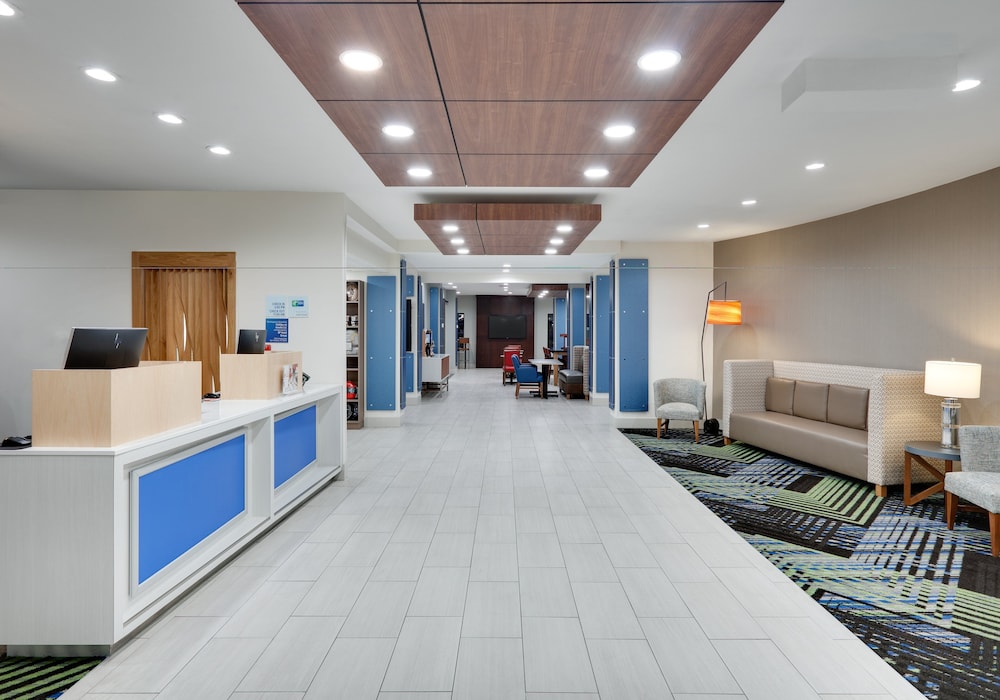 Holiday Inn Express and Suites San Antonio NW near - photo 51