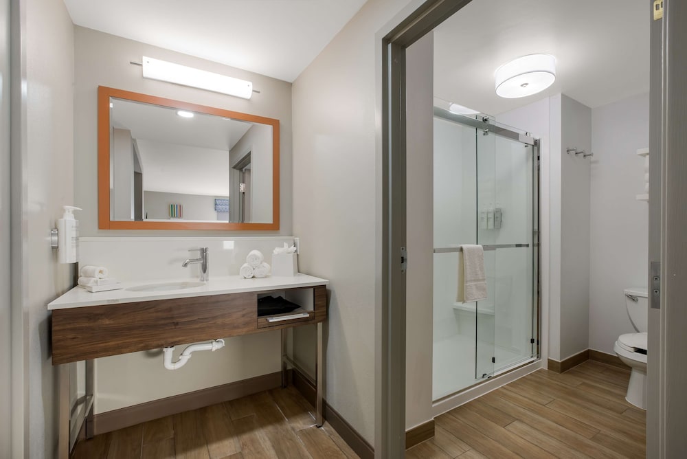 Hampton Inn Linden - photo 22