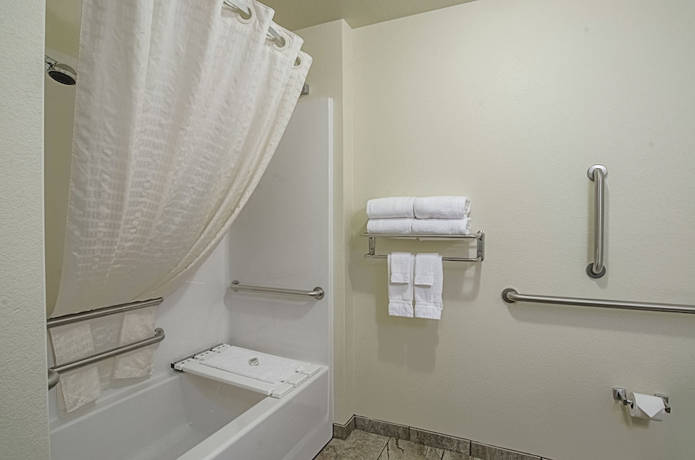 Cobblestone Inn & Suites Barron - photo 31