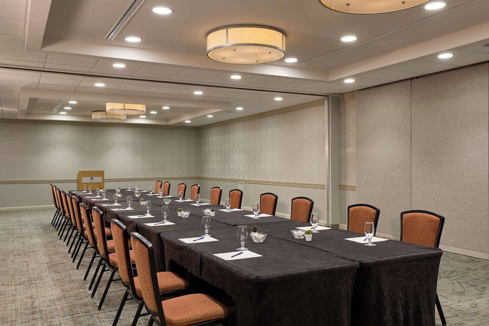 DoubleTree by Hilton Minneapolis Airport MN - photo 41
