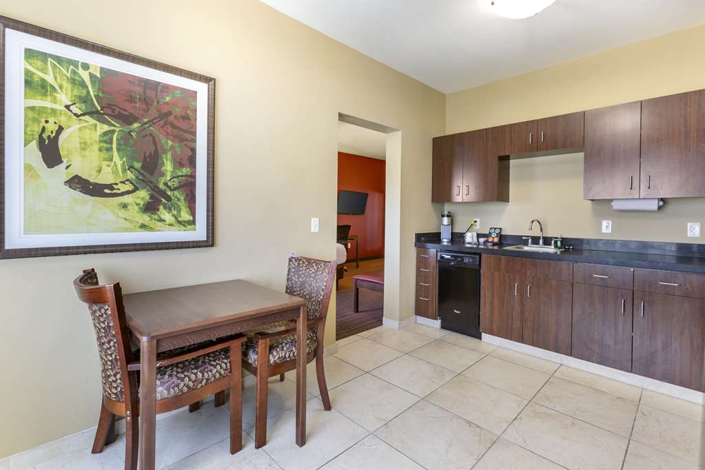Best Western Plus Chandler Hotel & Suites - photo 23