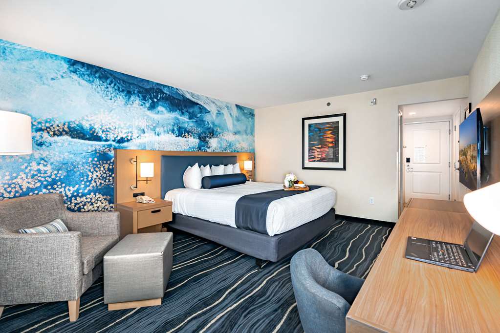 Best Western Plus Marina Gateway Hotel - photo 17