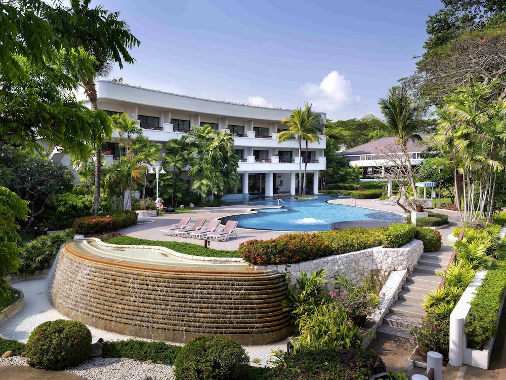 Novotel Rayong Rim Pae Resort in Klaeng, Thailand