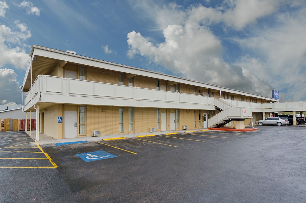 Alamo Inn & Suites - photo 39