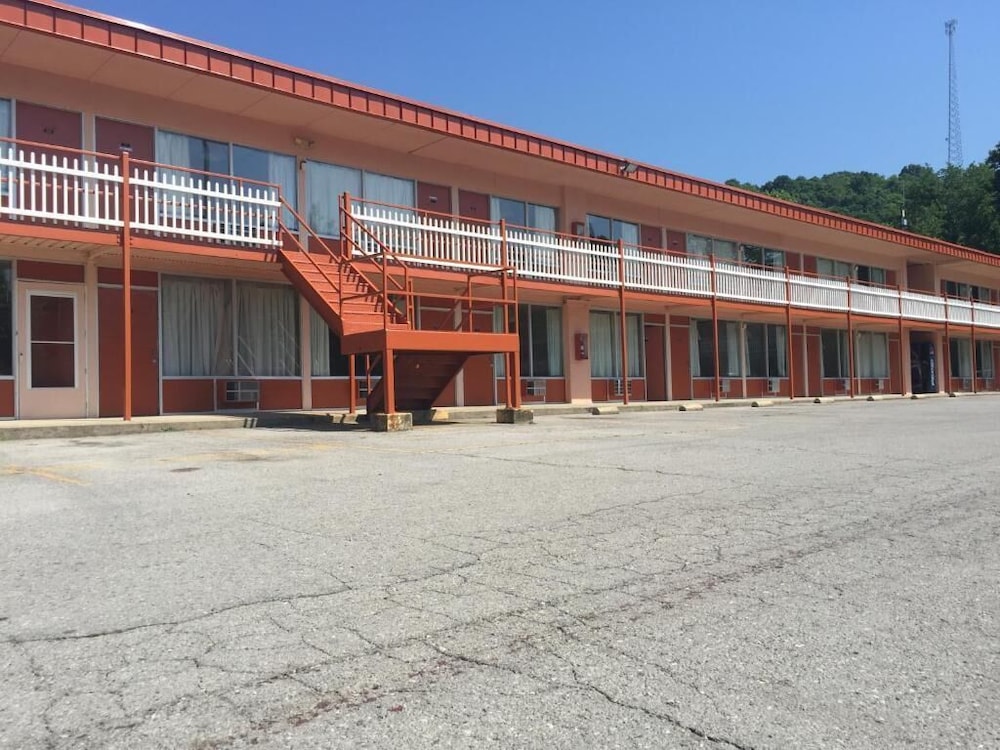 Daniel Boone Motor Inn - featured photo