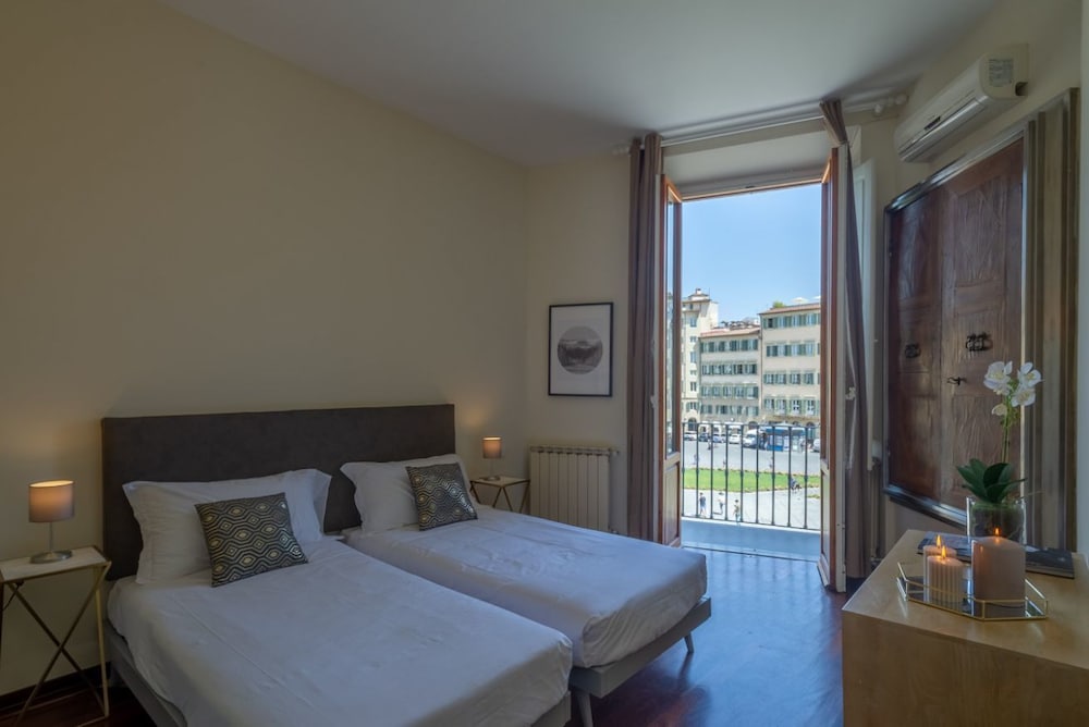 Yid Smn Lux — 4-Star Luxury Hotel in Florence, Italy