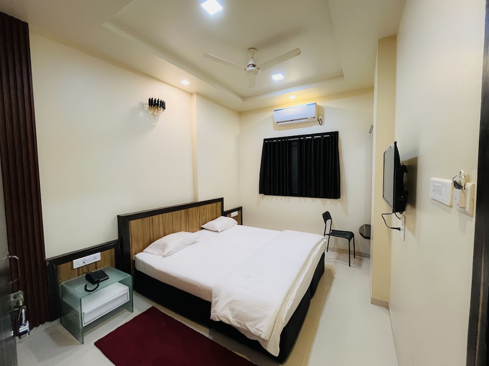 Shree Datta Hotel in Ahmadnagar, India