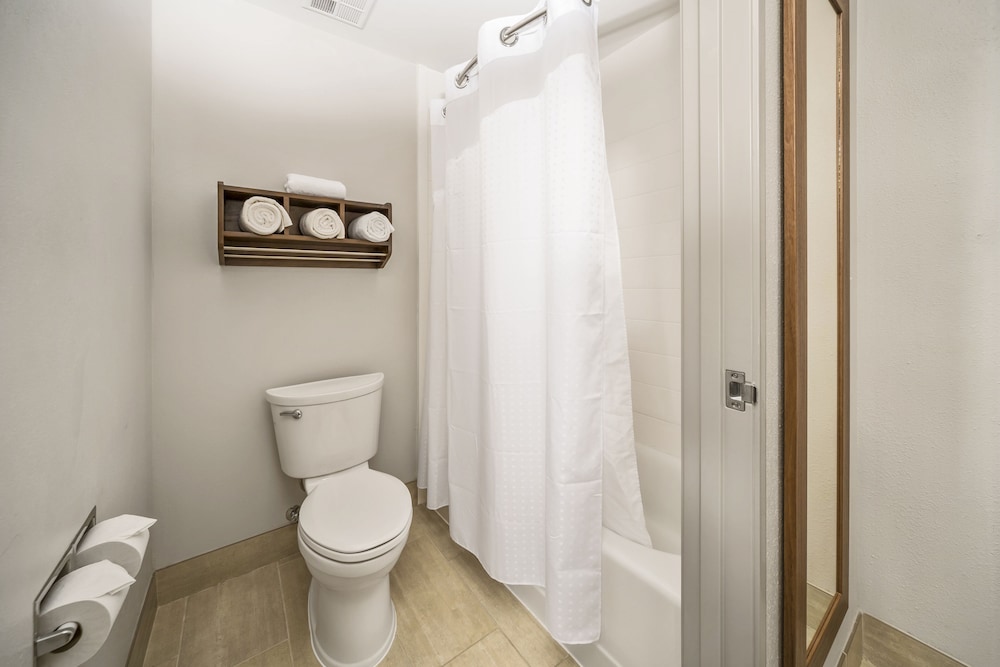 Holiday Inn Express Chicago NW Vernon Hills by IHG - photo 13